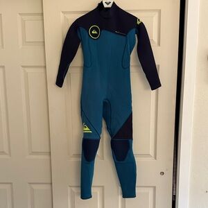 Quiksilver synchro 3/2mm full Teal and Navy Wetsuit with Yellow Highlights